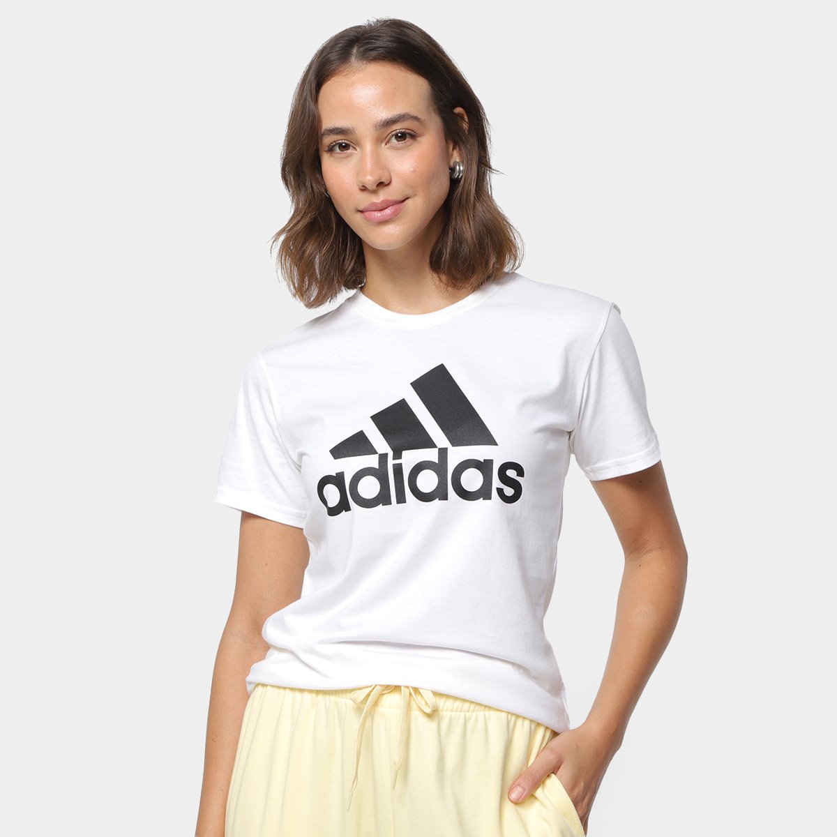 Camiseta Adidas Logo Manga Curta - Feminina