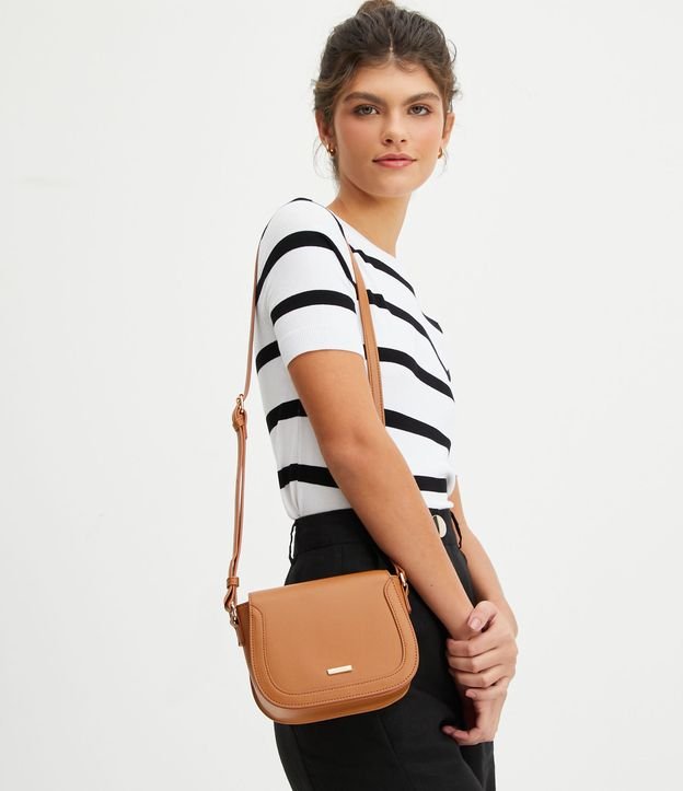 Bolsa Transversal com Tampa