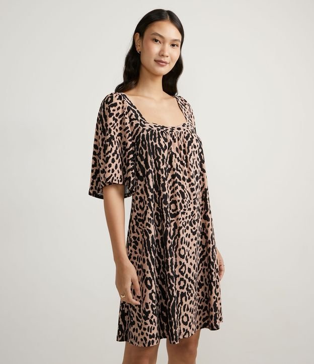 Vestido Manga Curta em Jersey com Estampa Animal Print Onça