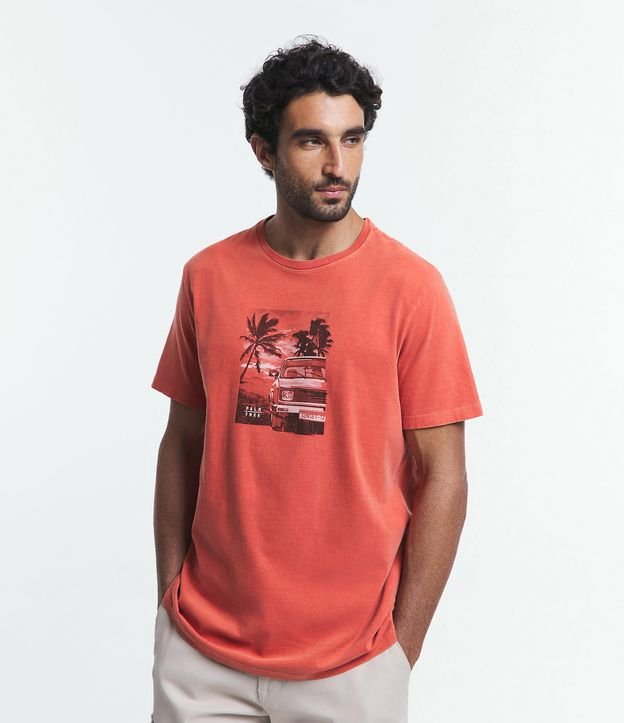 Camiseta Comfort em Meia Malha com Estampa Car and Palm