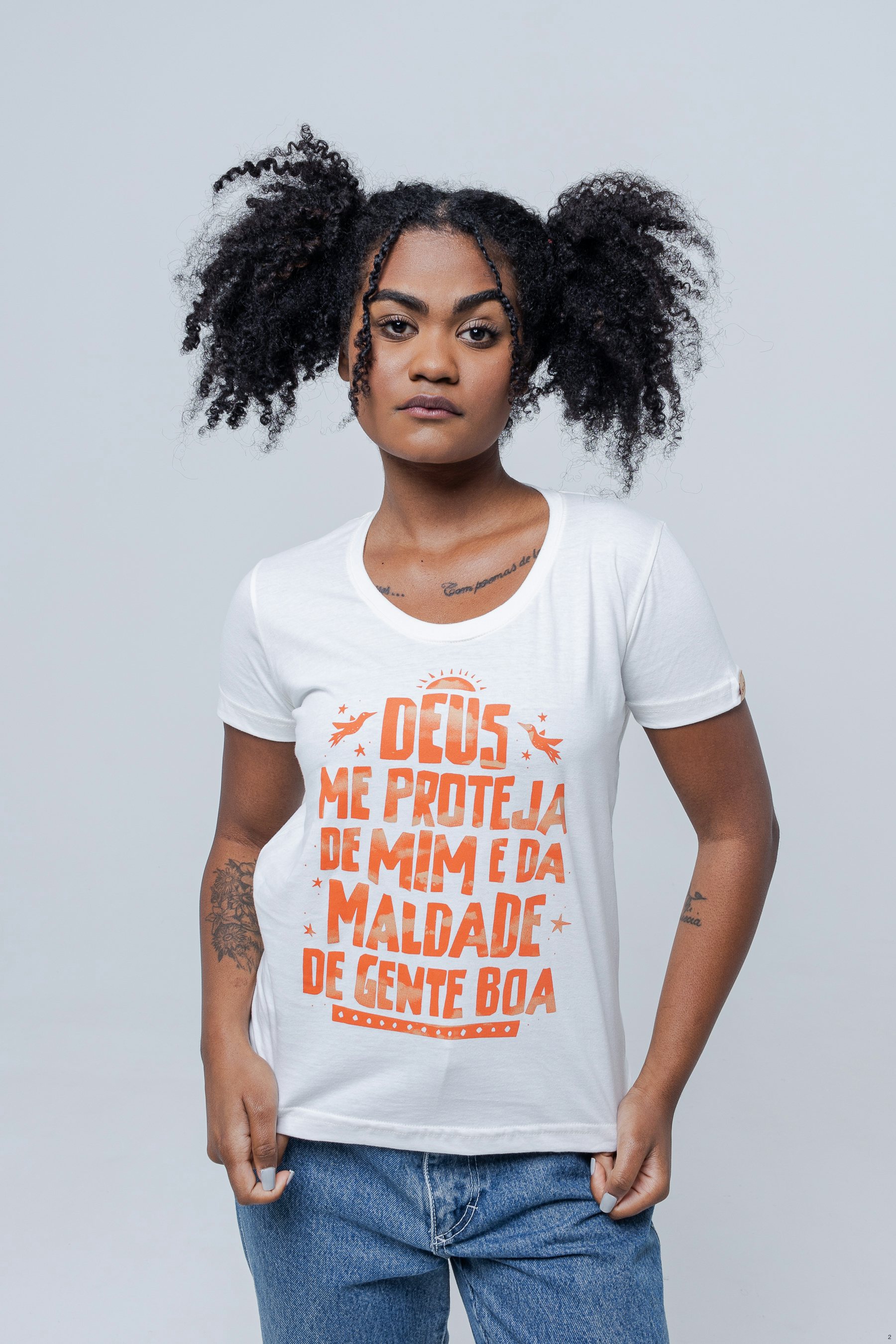 Saindo por R$ 37,9: Camiseta Deus Me Proteja | Pelando