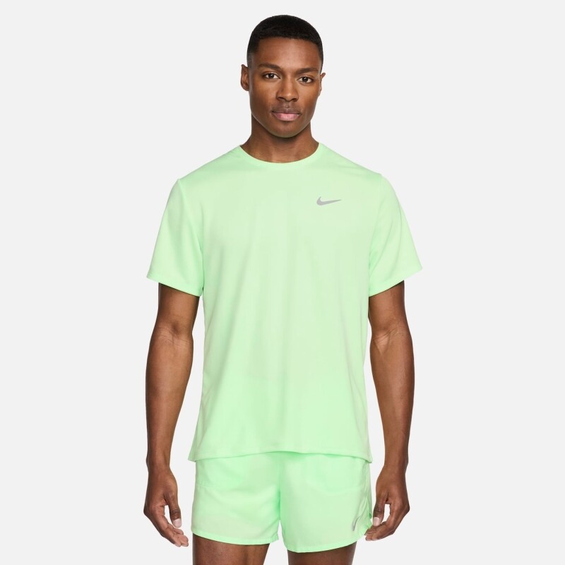 Camiseta Nike Dri-FIT UV Miller Masculina