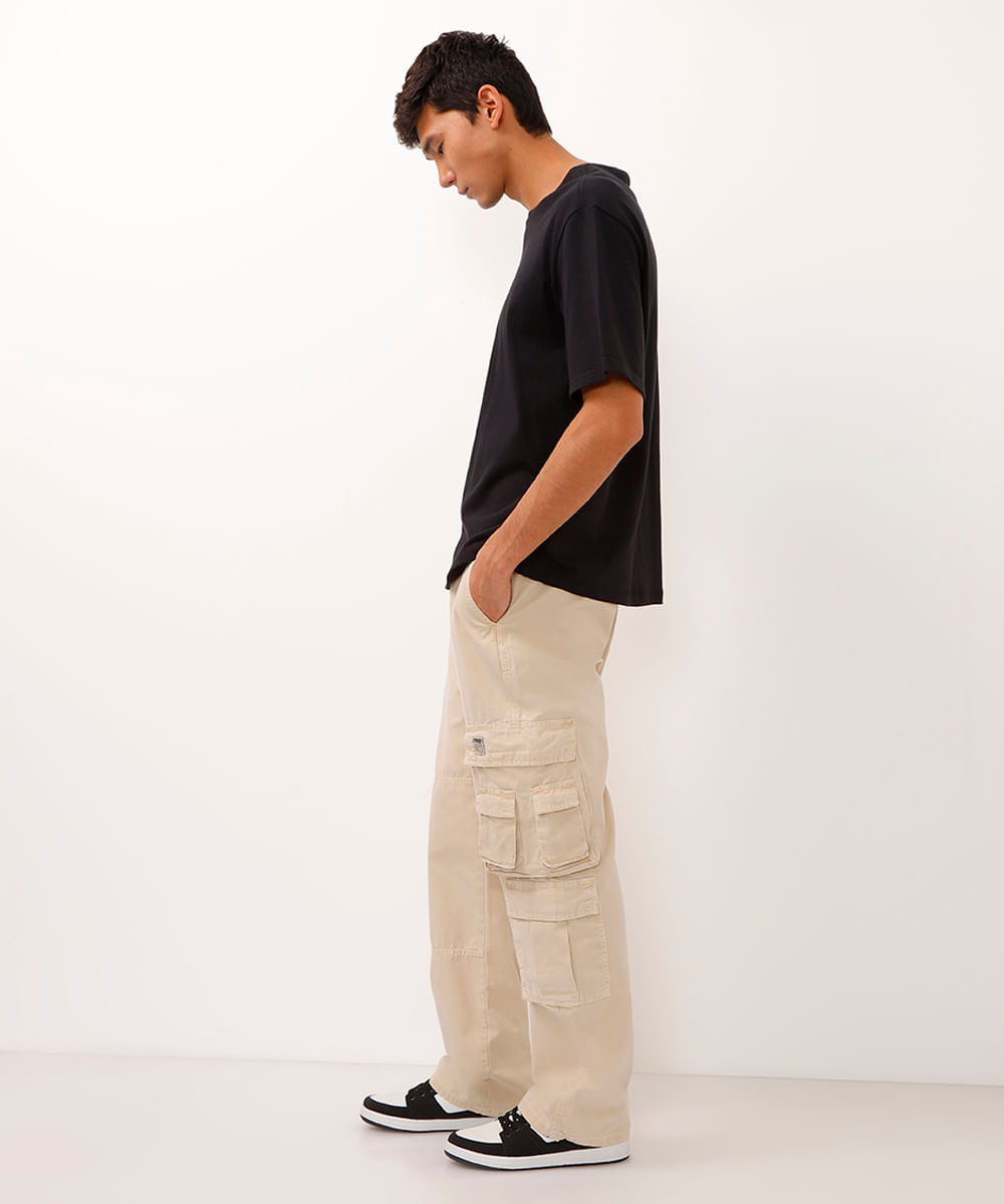 Calça Wide Leg de Sarja Bolsos Cargo - Masculina