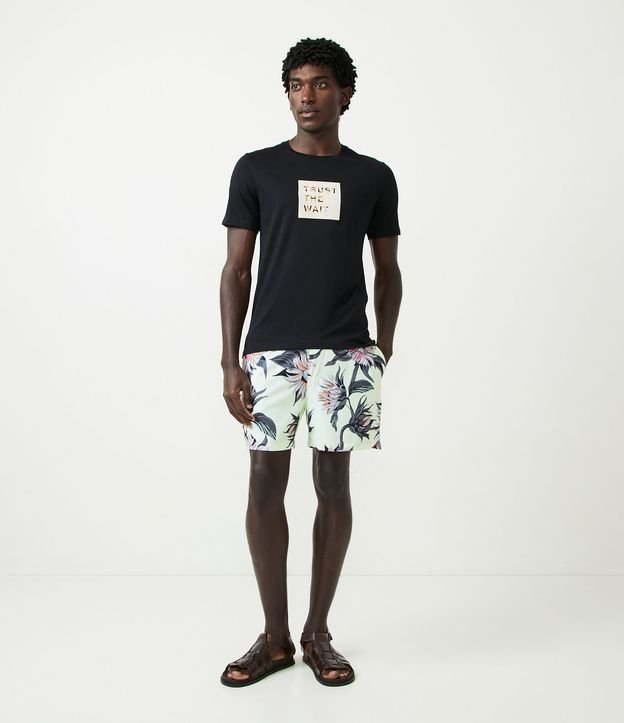 Bermuda Boardshort com Estampa Floral