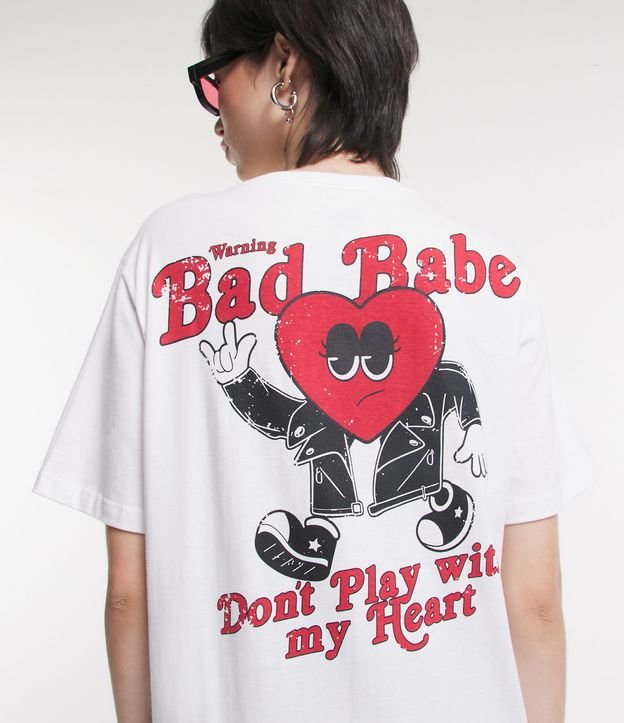 Camiseta Alongada em Meia Malha com Estampa Frente e Costas Bad Babe