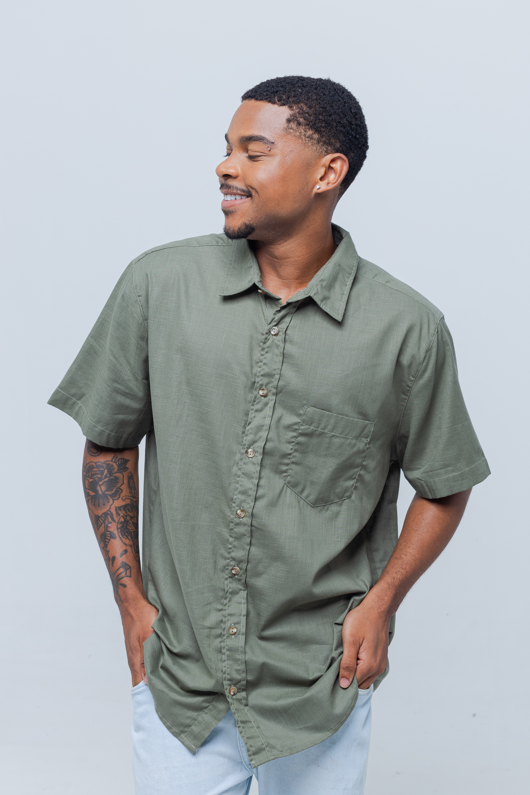 Camisa de Botão Lisa Verde Musgo