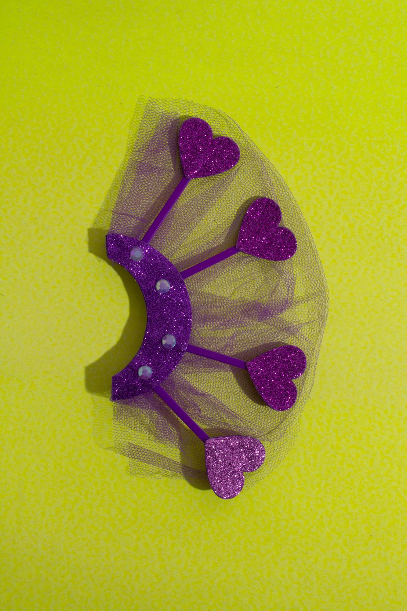 Presilha Ear Cuff Luxo Carnaval Roxo com Quatro corações