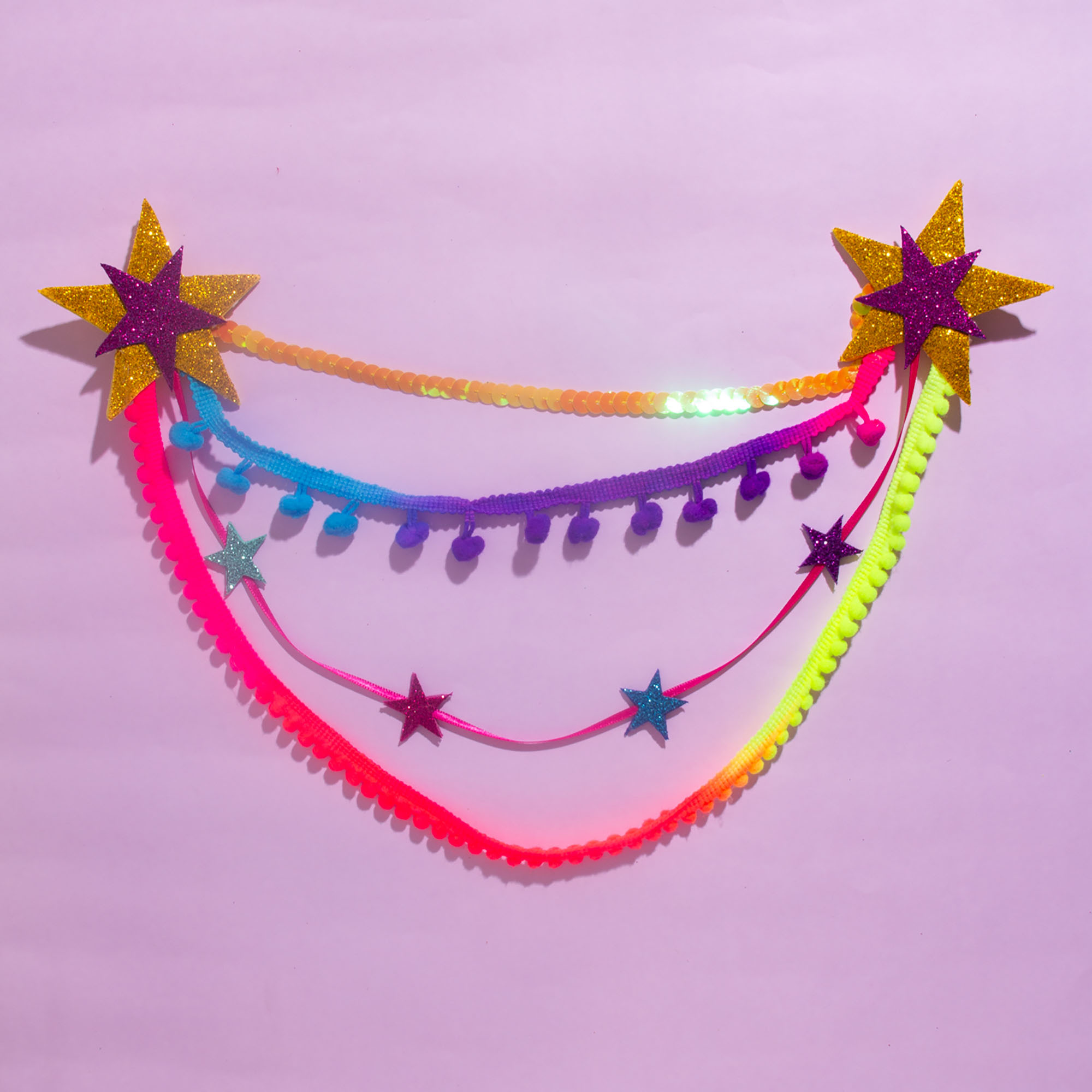 Body Chain Carnaval Estrelas Com Pompons Coloridos
