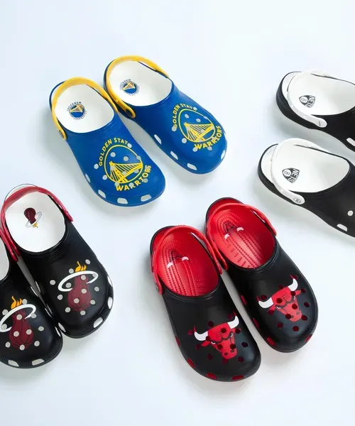 Sandalia Crocs NBA a partir de R$ 59