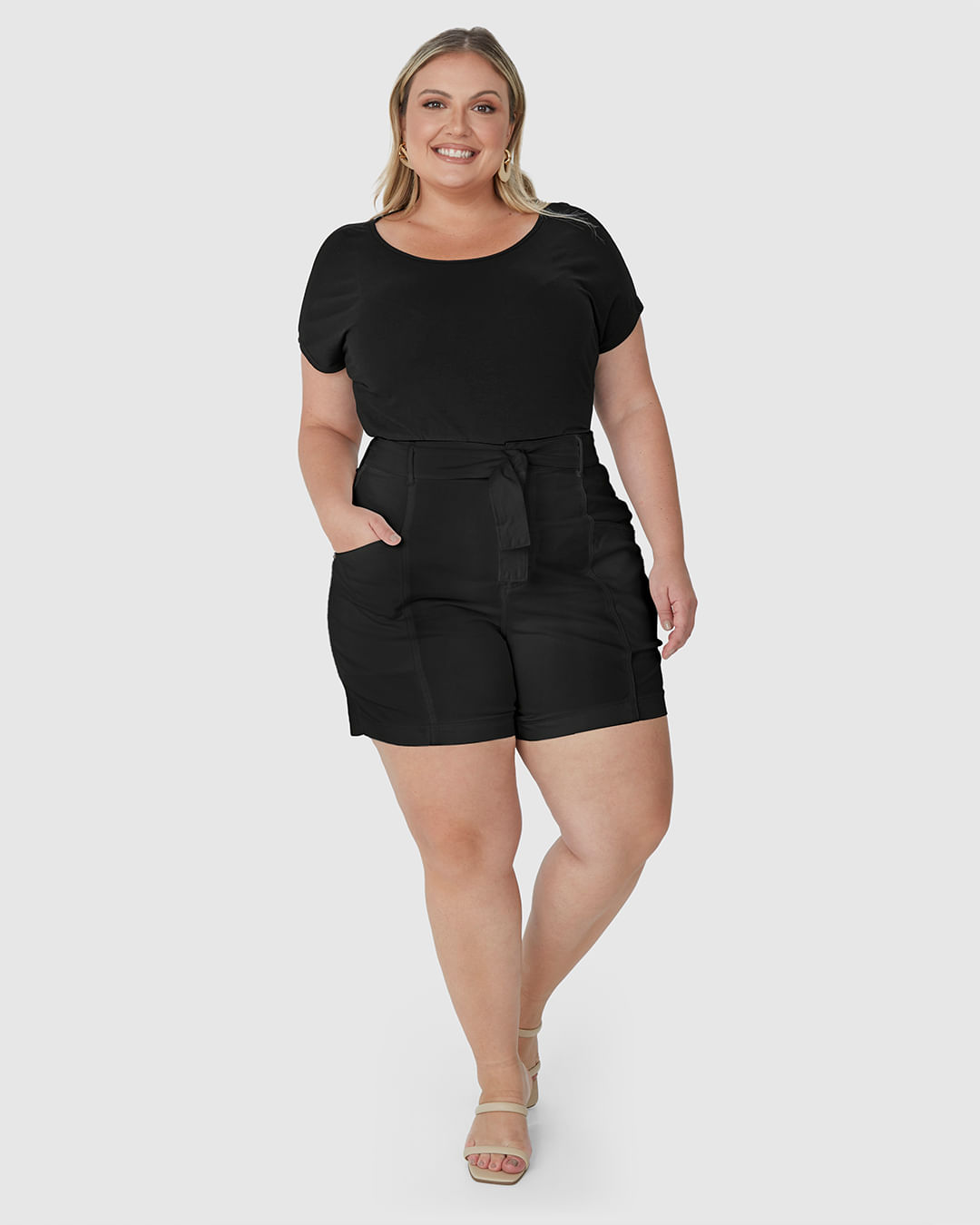 Bermuda Feminina Plus Size Mom Com Cinto Em Sarja Com Elastano