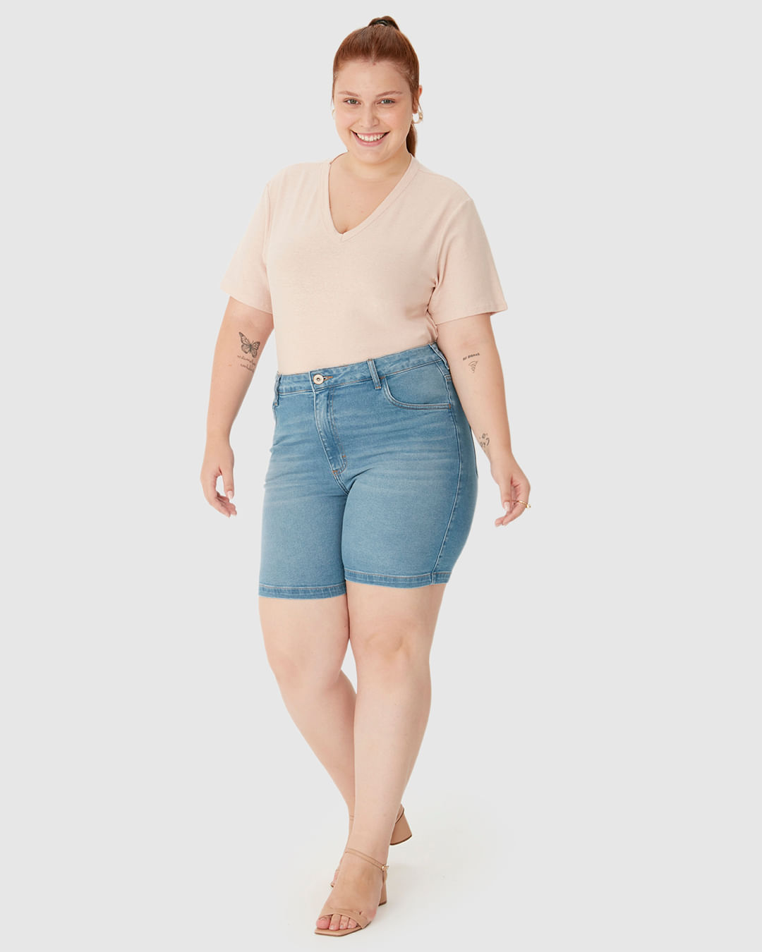 Bermuda Feminina Plus Size Boyfriend Em Jeans Com Elastano