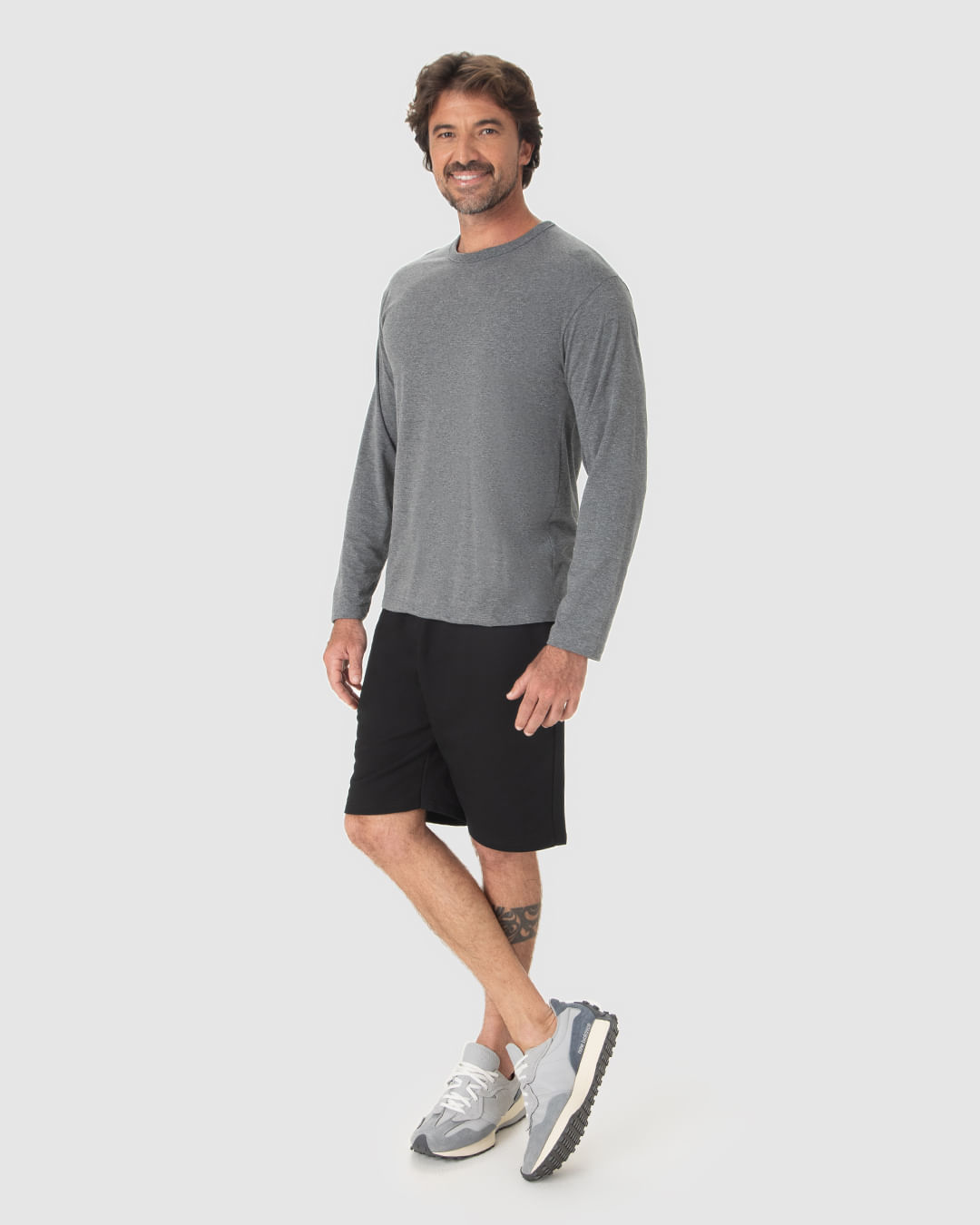 Bermuda Básica Masculina Comfort Bolso Funcional Em Moletom