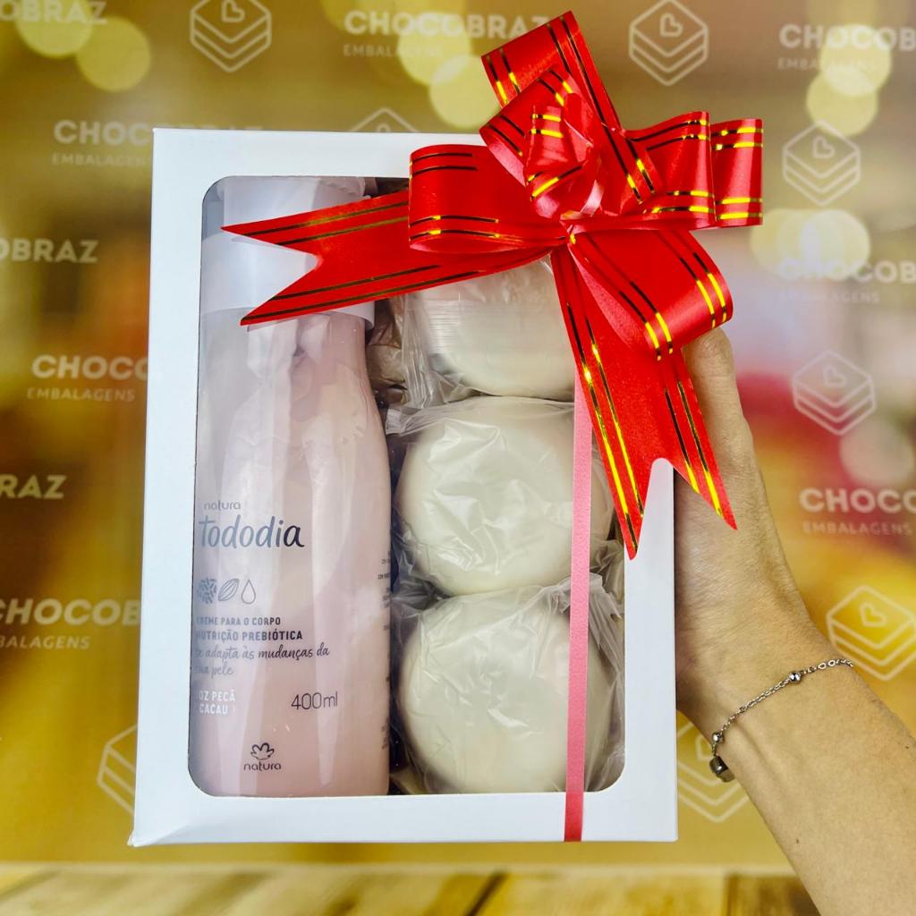 10~50 CAIXA COM VISOR S27 15X20X6CM BRANCA  ASSK CHOCOBRAZ (CHOCO)